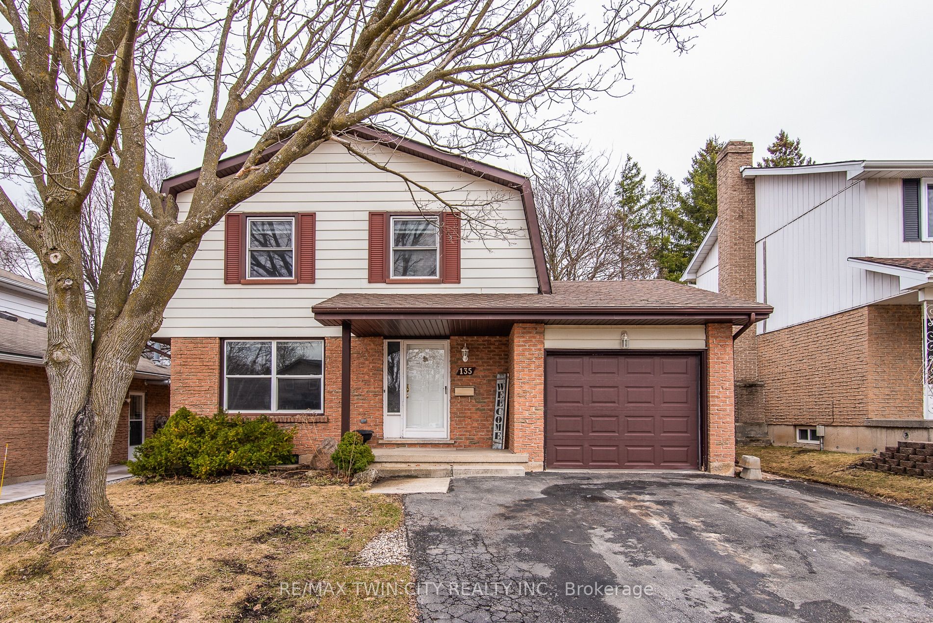 135 Vintage Crescent, Kitchener, ON, N2P 1L1