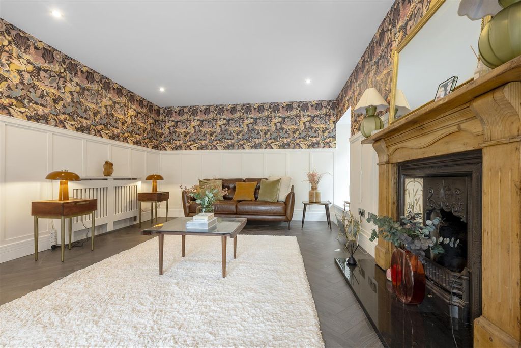 Additional image 5 of 7 bed property for saleLovelace Avenue, Solihull B91