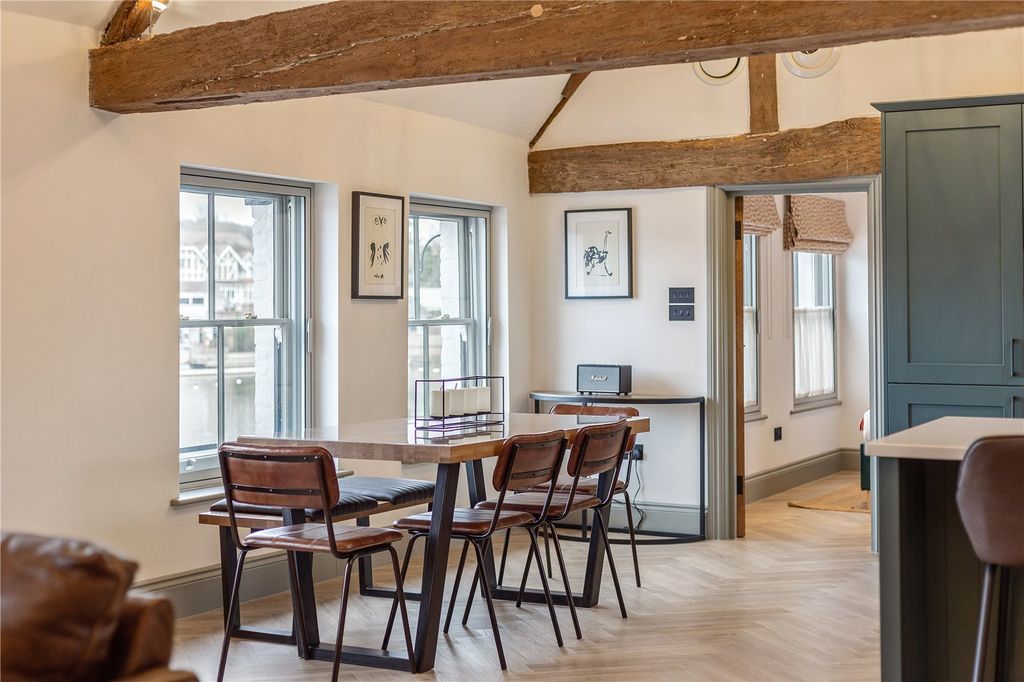 Additional image 10 of 2 bed flat for saleThameside, Henley-On-Thames, Oxfordshire RG9