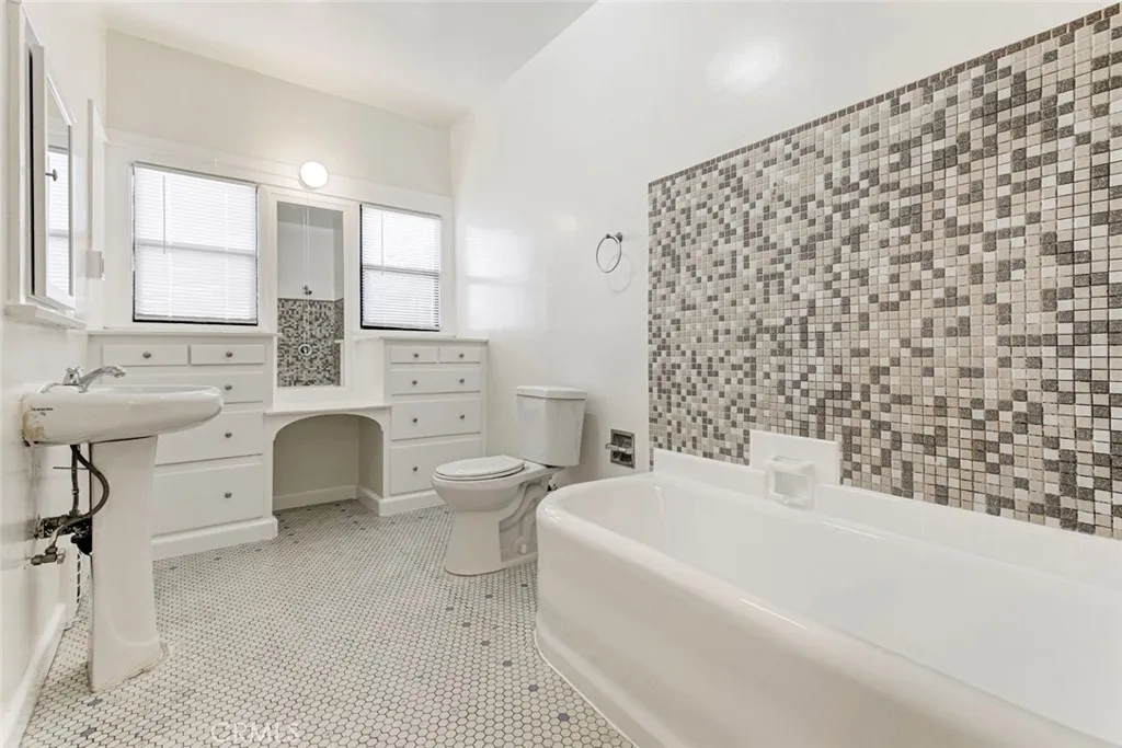 Additional image 17 of 648 Patterson Ave, Glendale, CA 91203