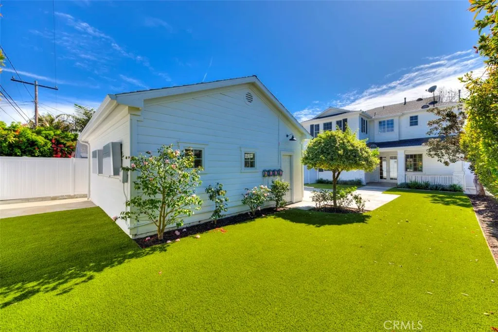 Additional image 6 of 320 Flower St, Costa Mesa, CA 92627