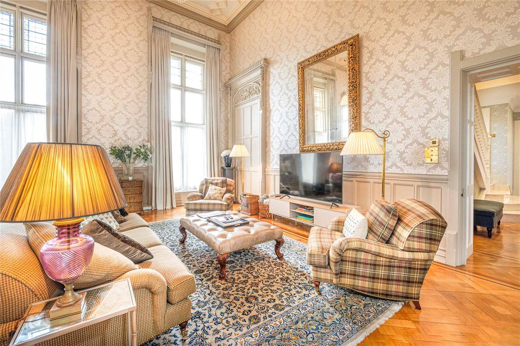 Additional image 3 of 3 bed flat for saleWyfold Court, Kingwood, Oxfordshire RG9