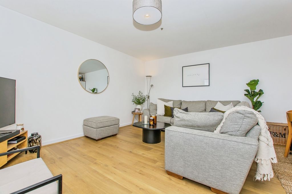 Additional image 3 of 2 bed flat for saleBroadway, Peterborough, Cambridgeshire PE1