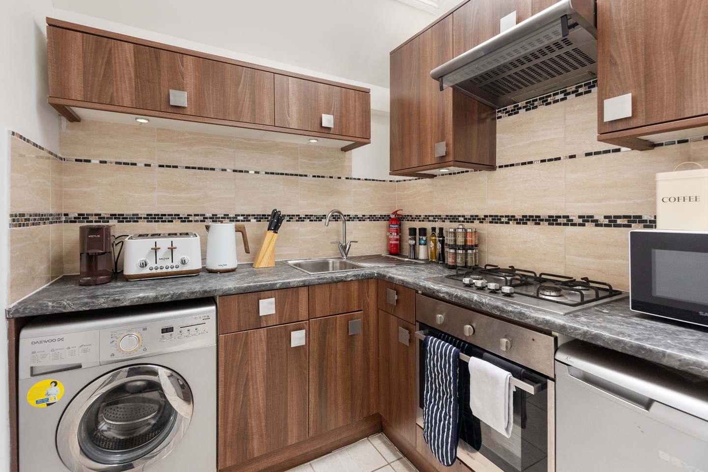 Additional image 5 of 2 Bed Flat, Charterhouse Bldgs, EC1M, N1 7GU