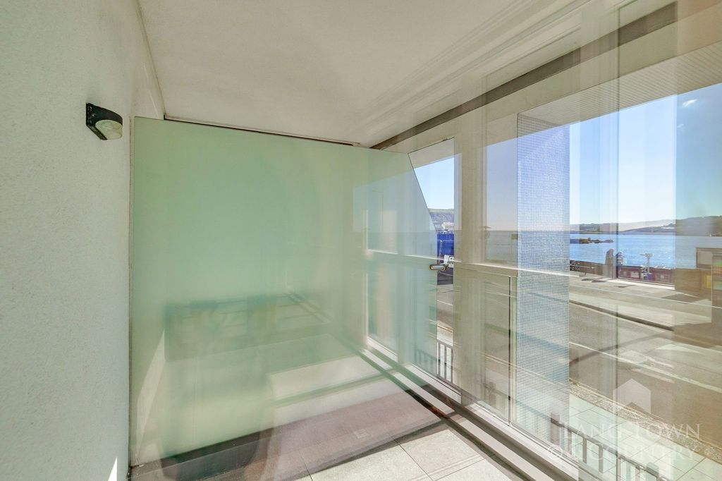 Additional image 6 of 2 bed flat for saleHoe Road, The Hoe, Plymouth PL1