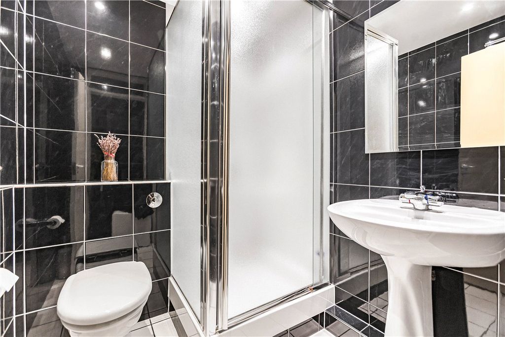Additional image 13 of 2 bed flat for saleBanbury Road, Oxford, Oxfordshire OX2