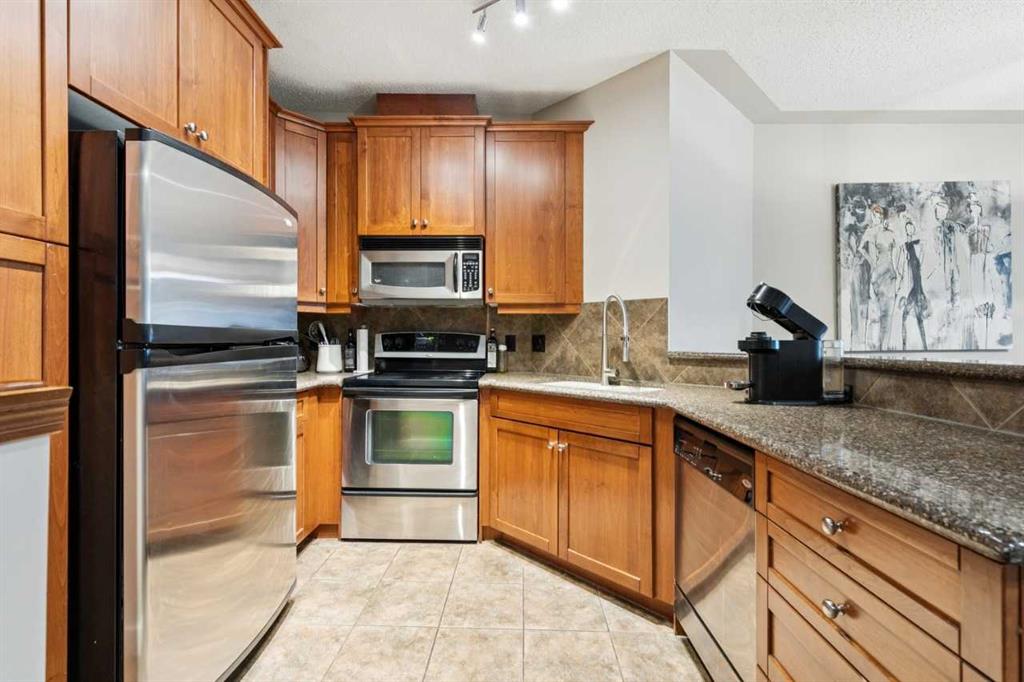 Additional image 3 of 211-10 Discovery Ridge Close SW, Calgary, AB, T3H5X3