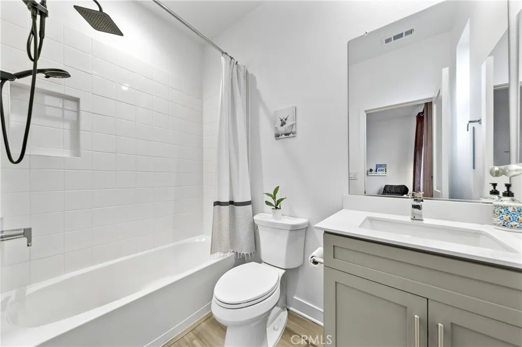 Additional image 18 of 2560 Valentina Way Unit 2, Commerce, CA 90040