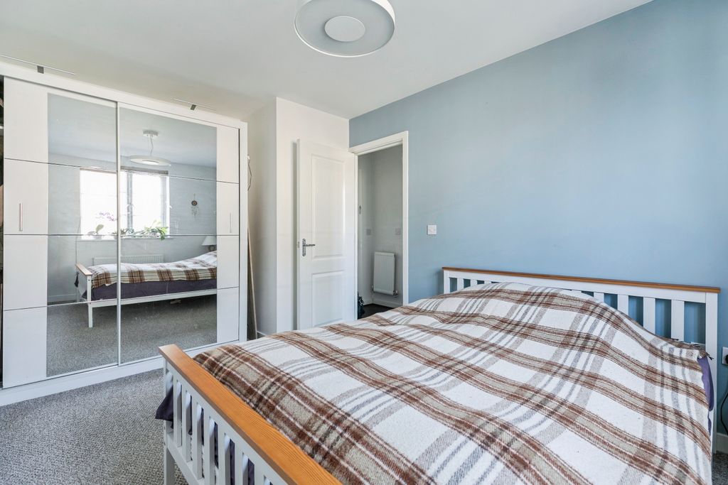 Additional image 7 of 2 bed flat for saleMolyneux Square, Peterborough PE7