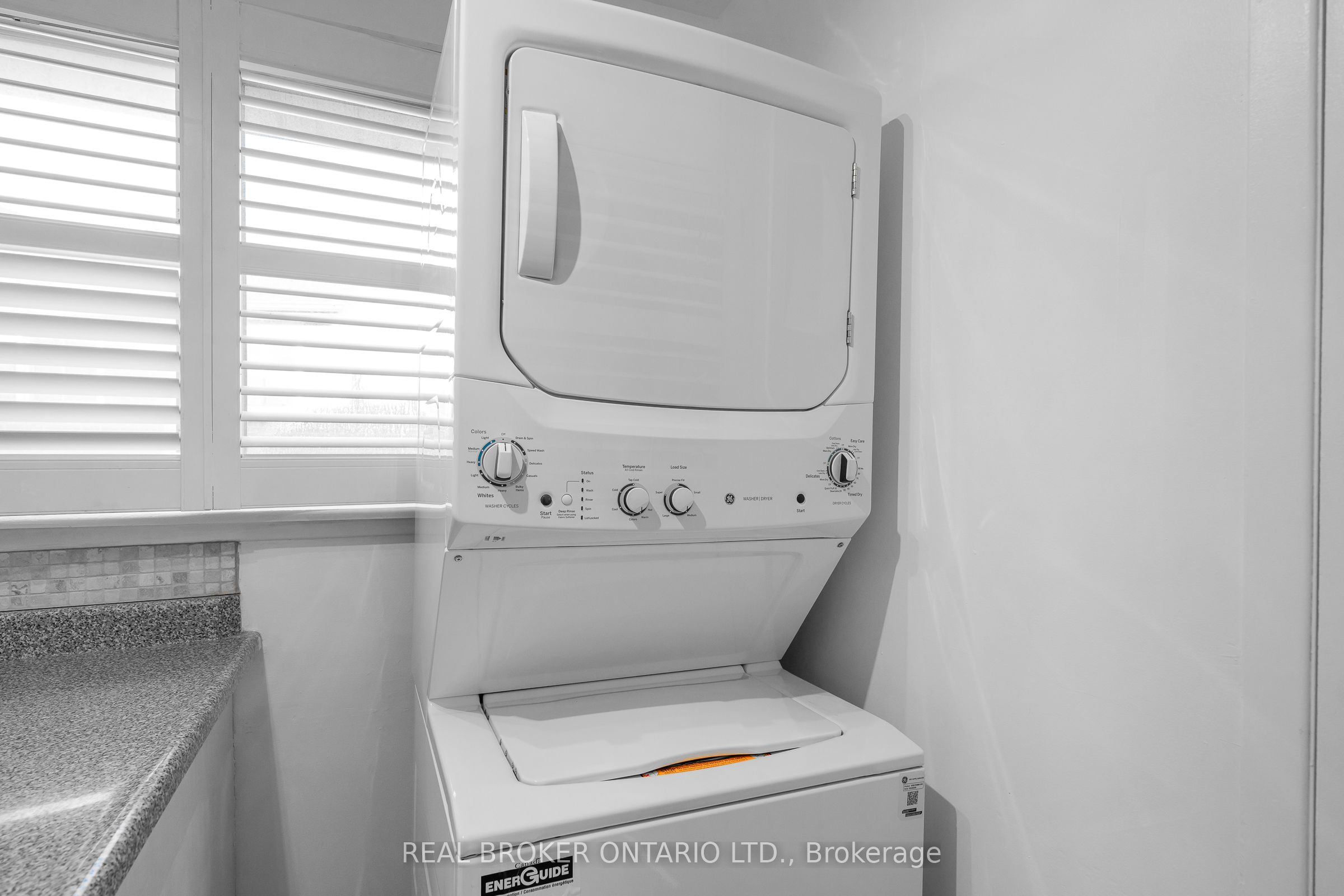Additional image 3 of MAIN-2518 Harman Court, Mississauga, ON, L5J 1T8