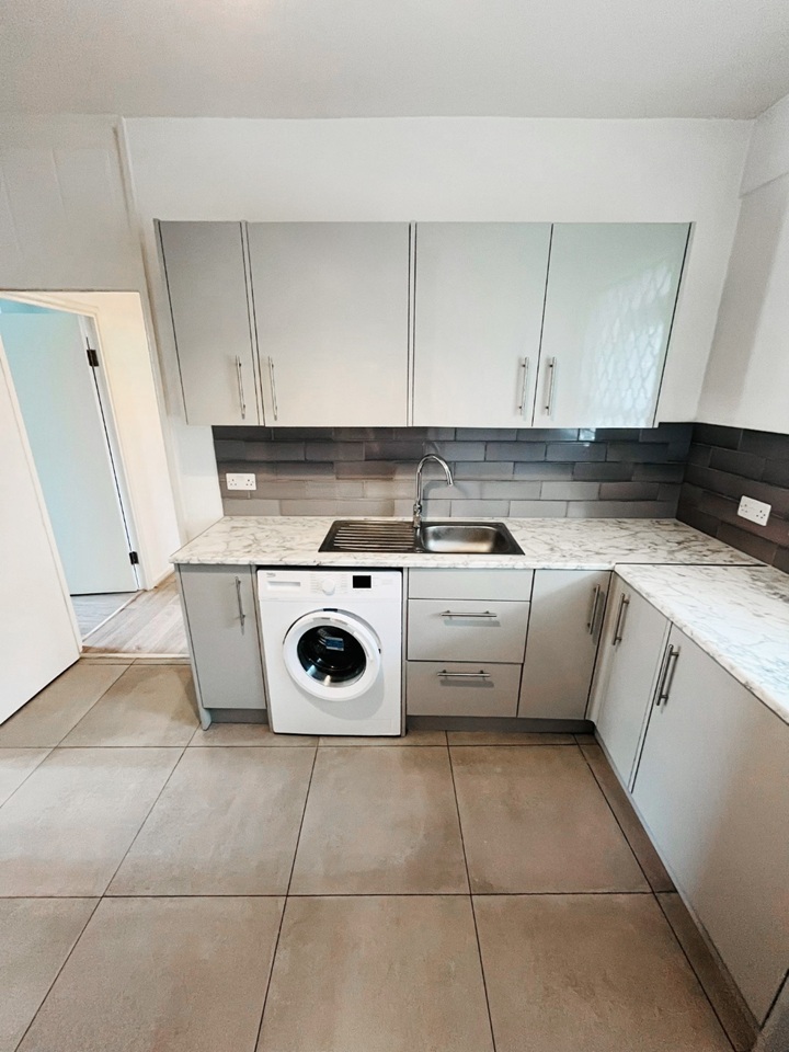 Additional image 6 of Room in a Shared Flat, Spacious Double Room In Camberwell, SE5, N1 7GU