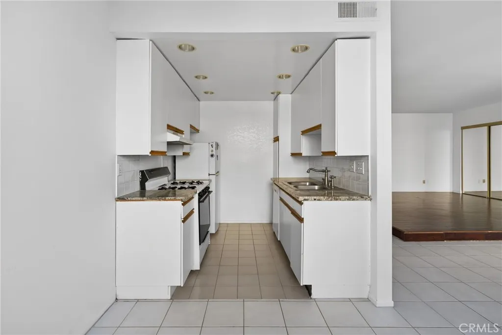 Additional image 46 of 4441 Woodman Avenue Unit 111, Sherman Oaks, CA 91423