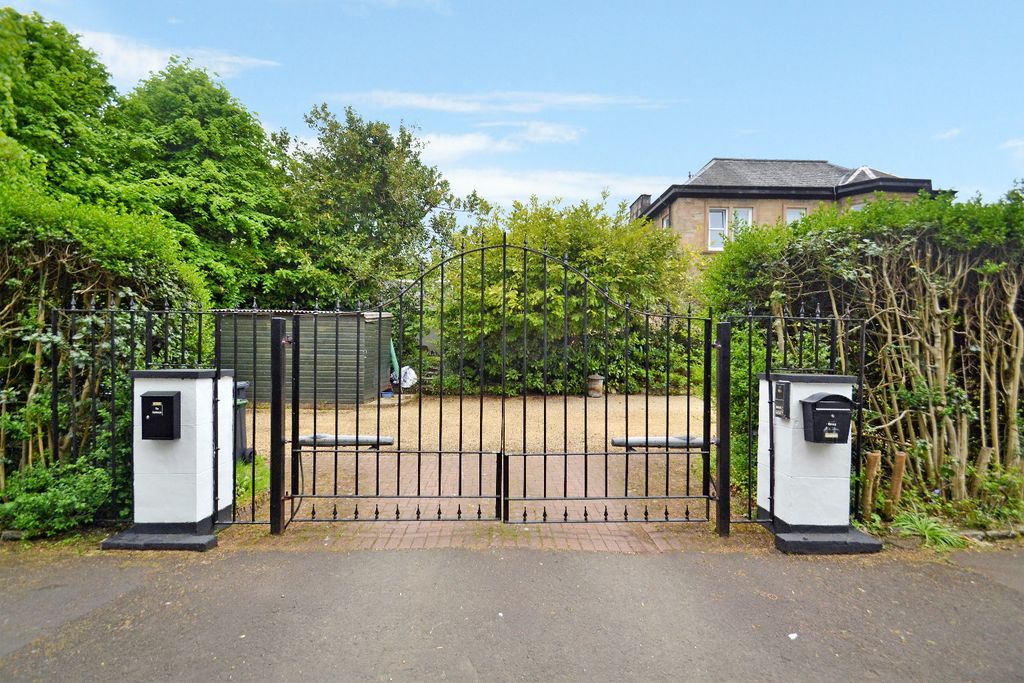 Additional image 25 of 2 bed flat for sale32 Hunterhill Road, Paisley, Renfrewshire PA2
