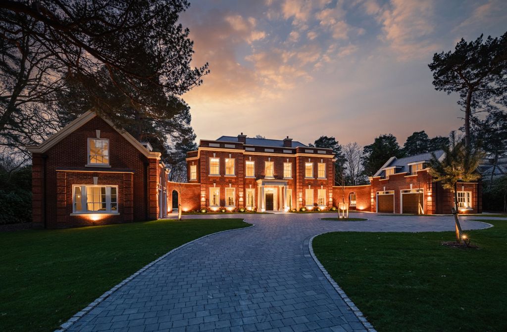 6 bed detached house for saleEast Road, St George's Hill KT13