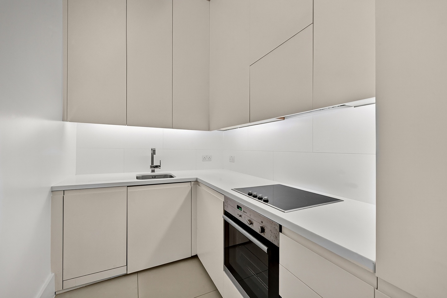 Additional image 12 of 2 Bed Flat, Queens Gate, SW7, N1 7GU