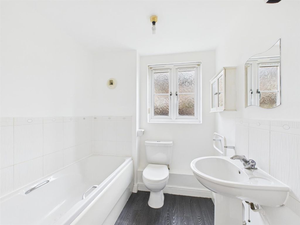 2 bed flat for saleGeraint Jeremiah Close, Neath SA11 photo 4