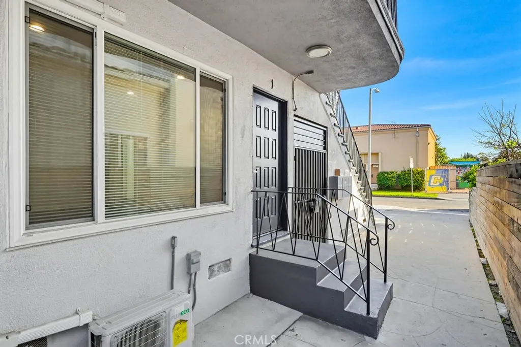Additional image 26 of 6065 Pickford Place Unit 1, Los Angeles, CA 90035