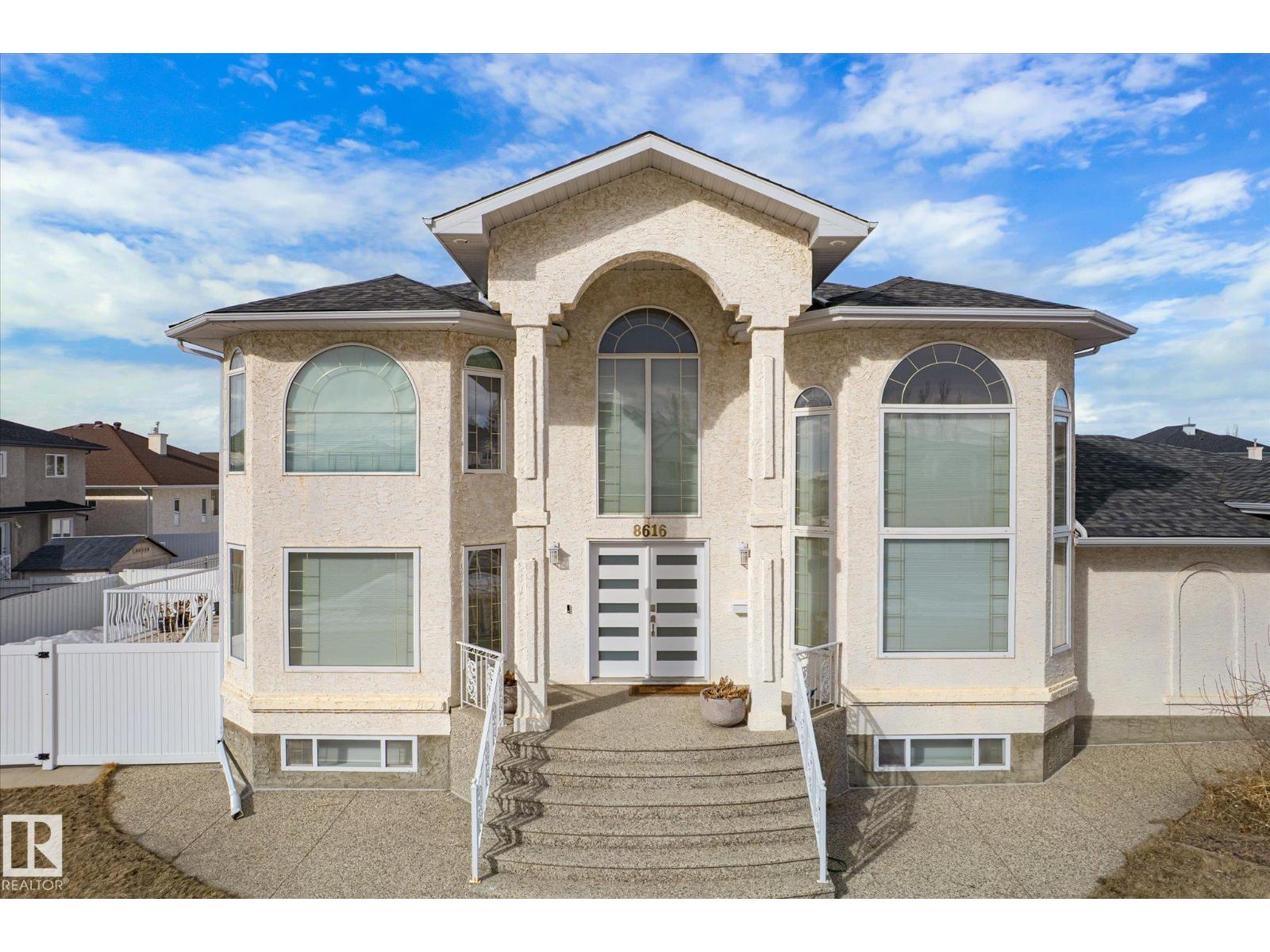 8616 159a Avenue NW, Edmonton, AB, T5Z3E8