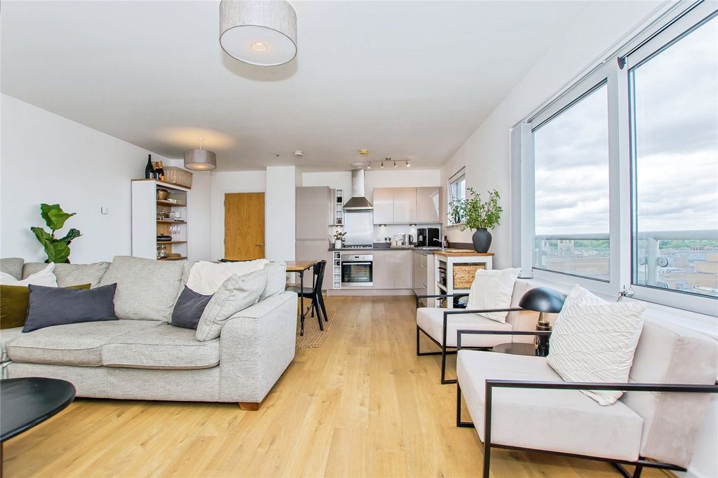 2 bed flat for saleBroadway, Peterborough, Cambridgeshire PE1