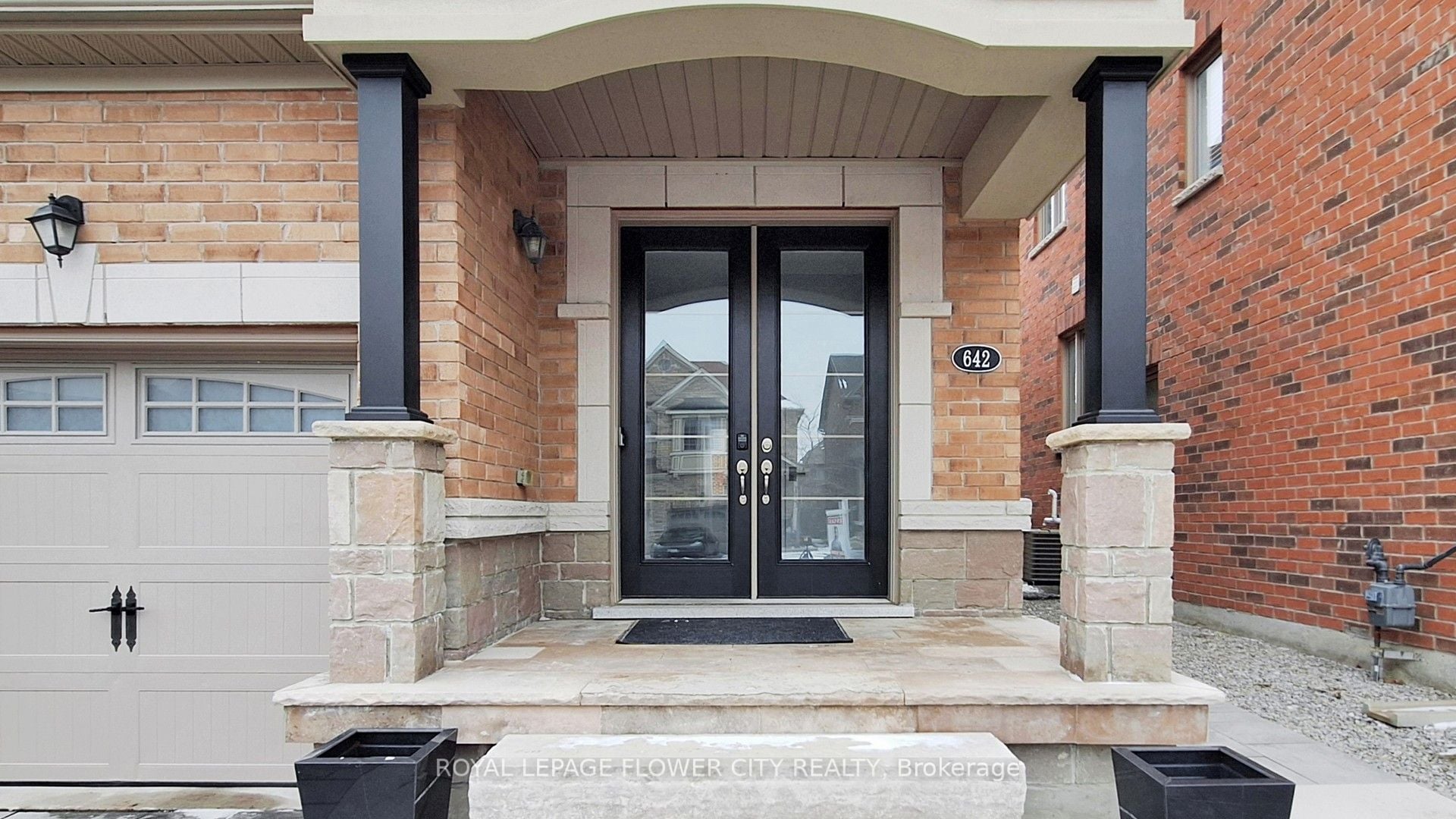 Additional image 3 of 642 Sweetwater Crescent, Newmarket, ON, L3X 0H5
