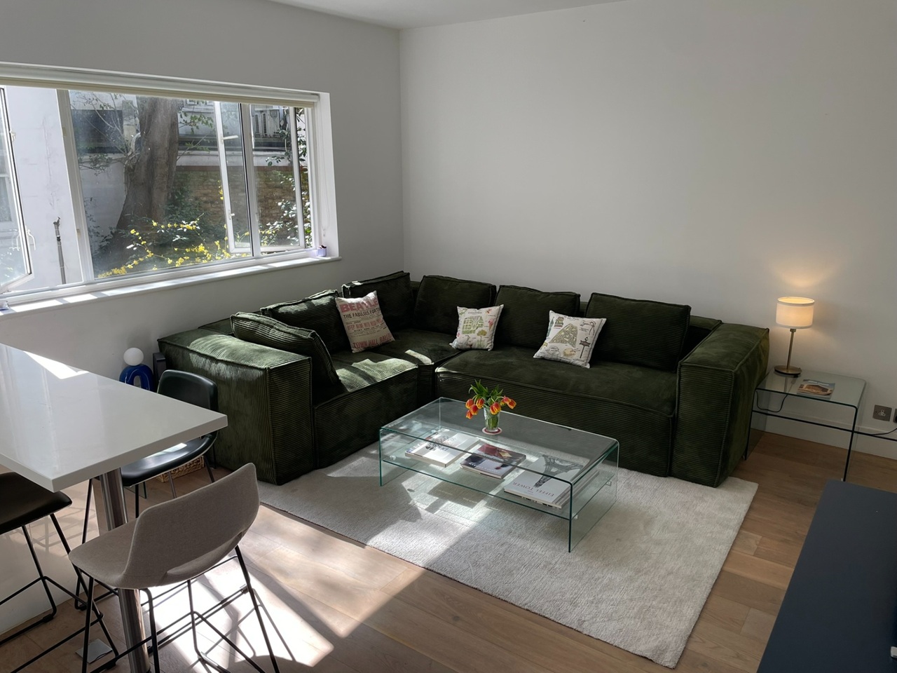 1 Bed Flat, Bina Gardens, SW5, N1 7GU