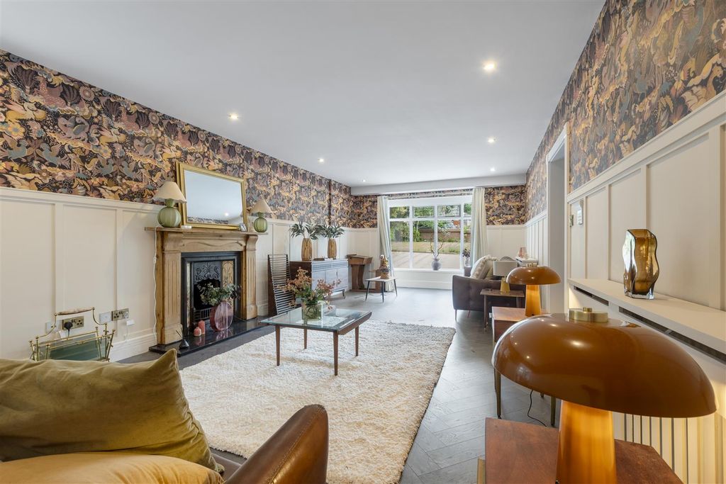 Additional image 7 of 7 bed property for saleLovelace Avenue, Solihull B91