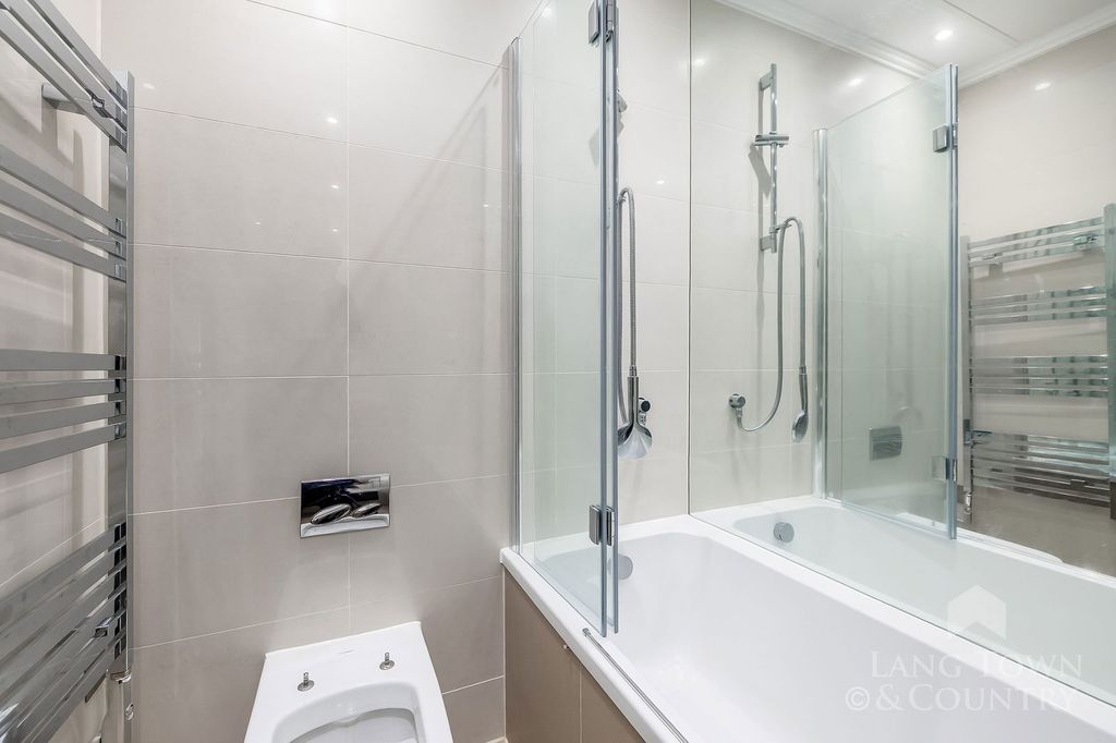 Additional image 8 of 2 bed flat for saleHoe Road, The Hoe, Plymouth PL1