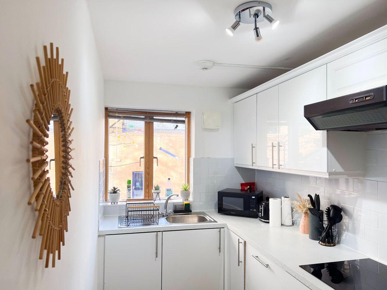 Additional image 9 of 3 Bed Flat, Oakshott Court, NW1, N1 7GU