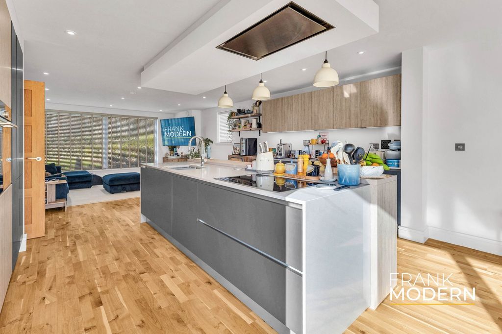Additional image 11 of 5 bed detached house for saleBoundary Lane, Hampton Water PE7