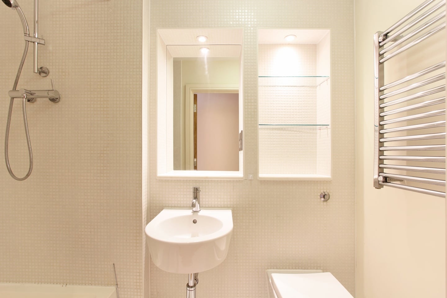 Additional image 11 of Studio Flat, Great Suffolk Street, SE1, N1 7GU