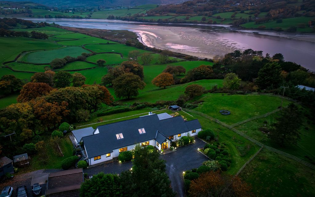 5 bed country house for salePiper's Hill, Glan Conwy LL28