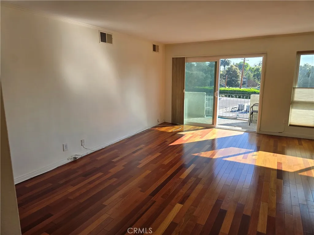 702 Park Ave Unit 305, South Pasadena, CA 91030