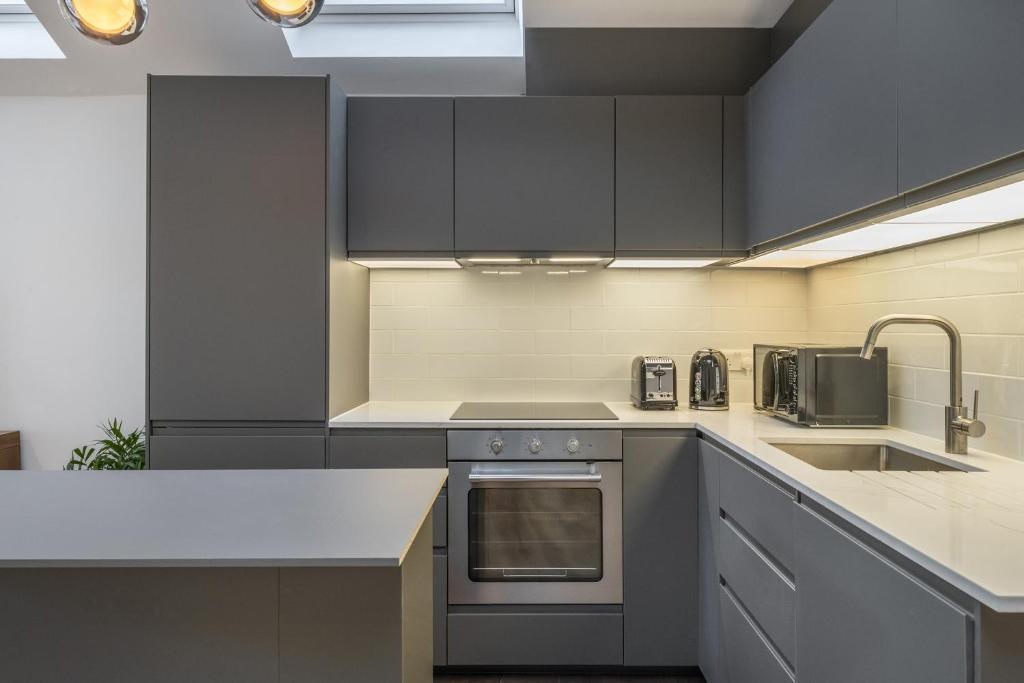 Additional image 5 of 2 Bed Flat, Brook Drive, SE11, N1 7GU