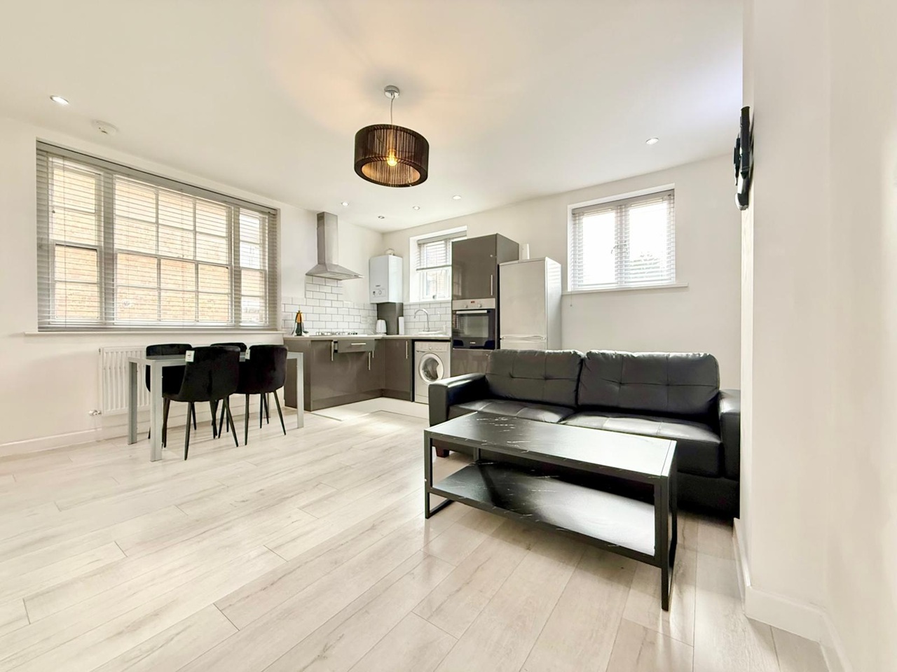 1 Bed Flat, Kennington Road, SE11, N1 7GU