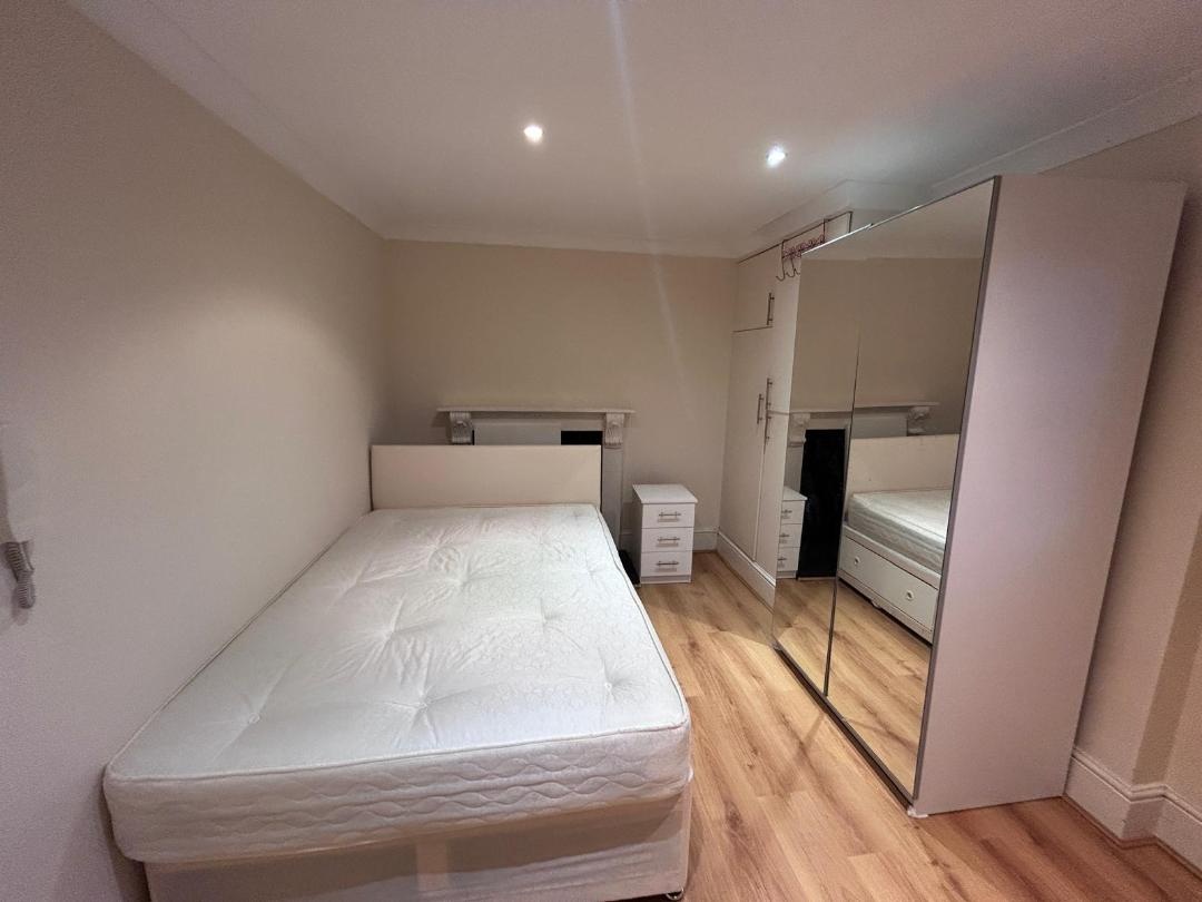 Additional image 44 of 1 Bed Flat, Cambridge Street, SW1V, N1 7GU