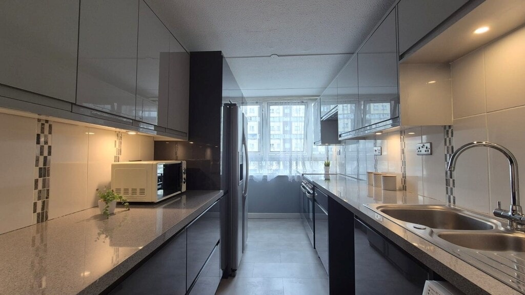 Additional image 2 of 2 Bed Flat, Charlotte Despard Avenue, SW11, N1 7GU