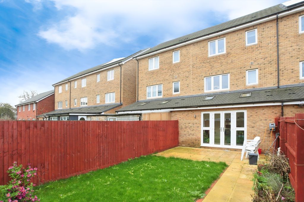 Additional image 16 of Studio for saleWaterfield Close, Peterborough PE3