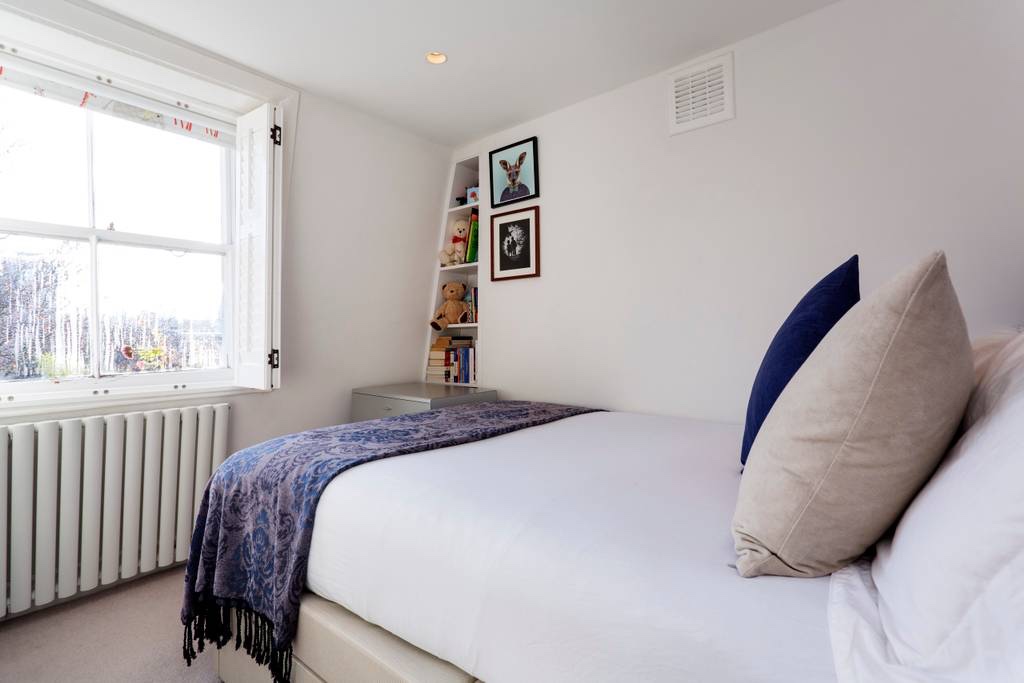 Additional image 4 of 2 Bed Flat, Chadwell Street, EC1R, N1 7GU