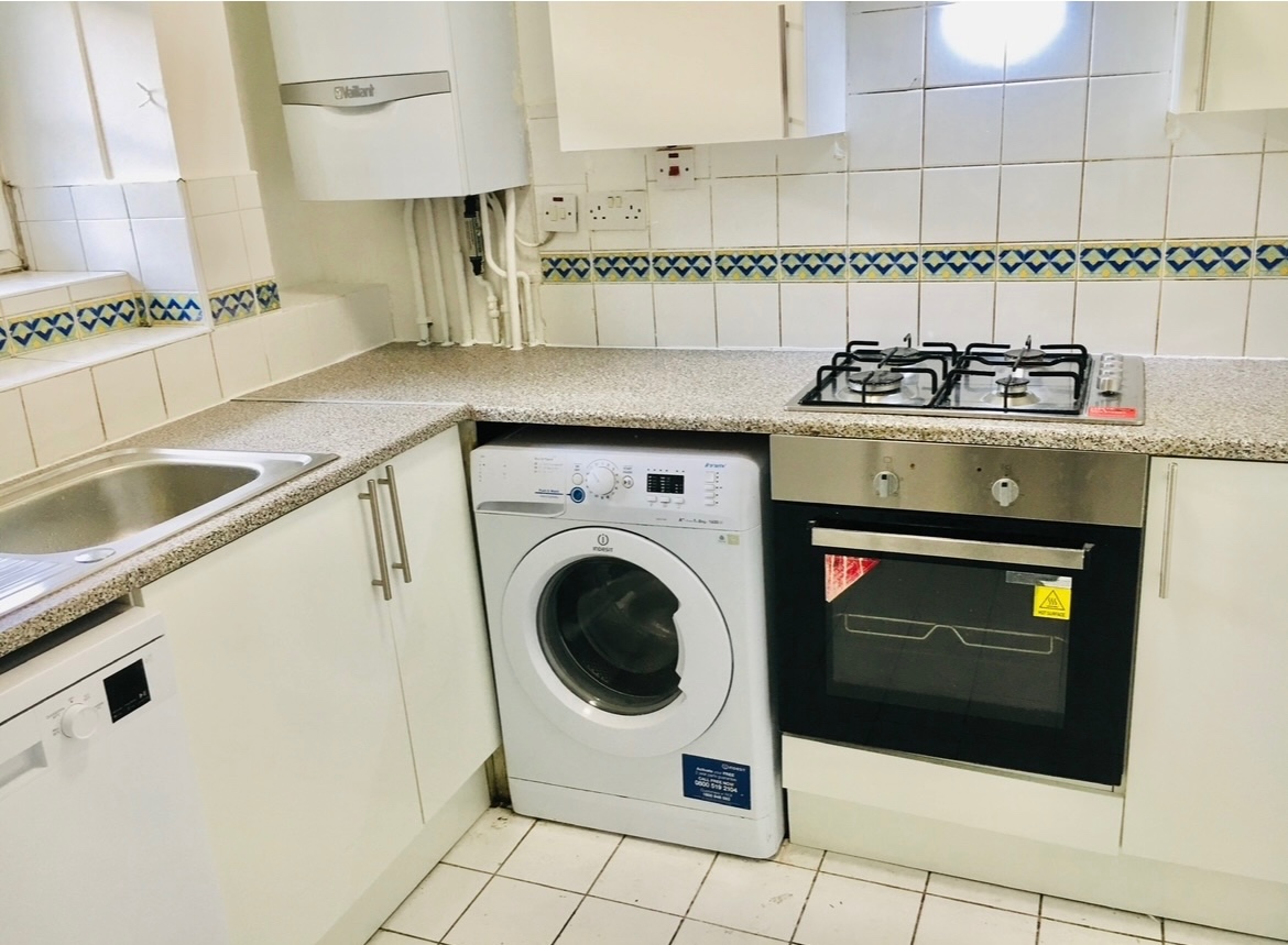 Additional image 4 of 3 Bed Flat, Kennington Oval, SE11, N1 7GU