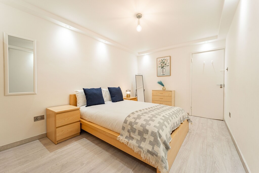 Additional image 18 of 3 Bed Flat, Dudley Court, WC2H