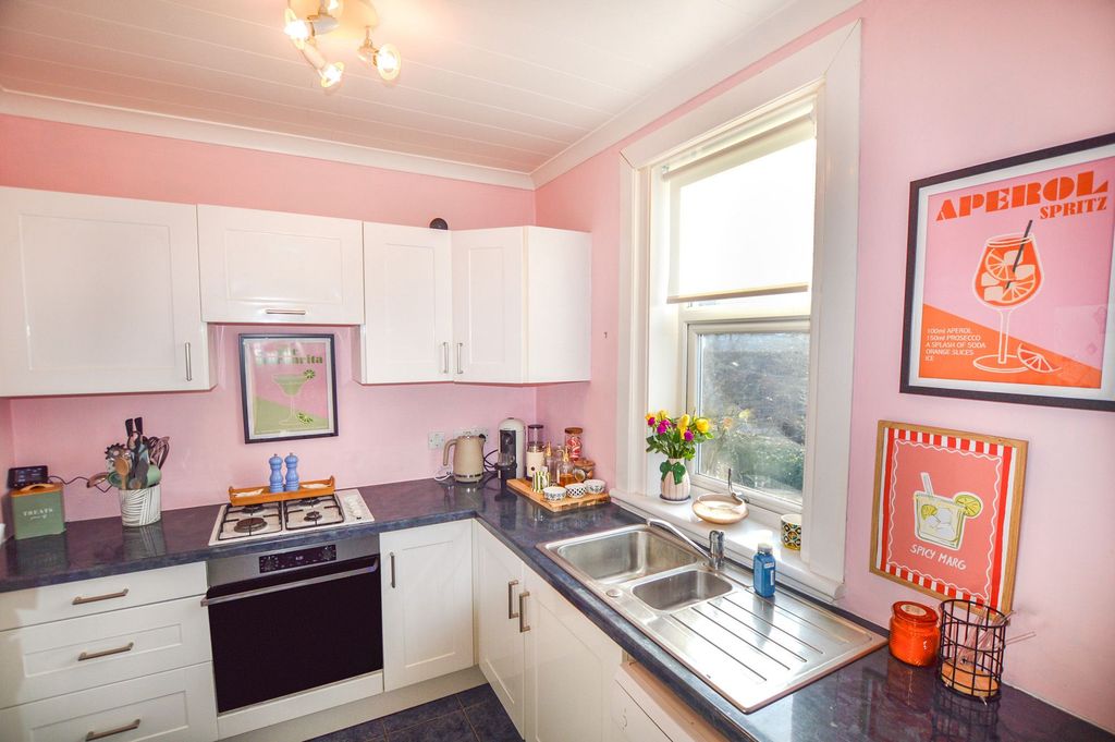 2 bed flat for sale10 Harper Crescent, Largs KA30 photo 5