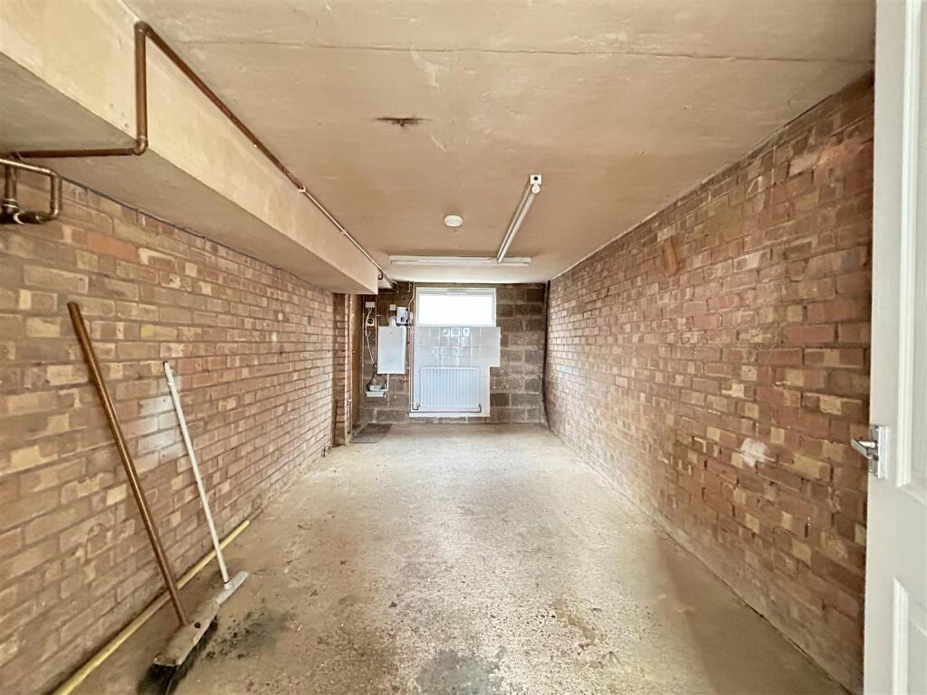 Additional image 19 of Hunnington Crescent, Halesowen