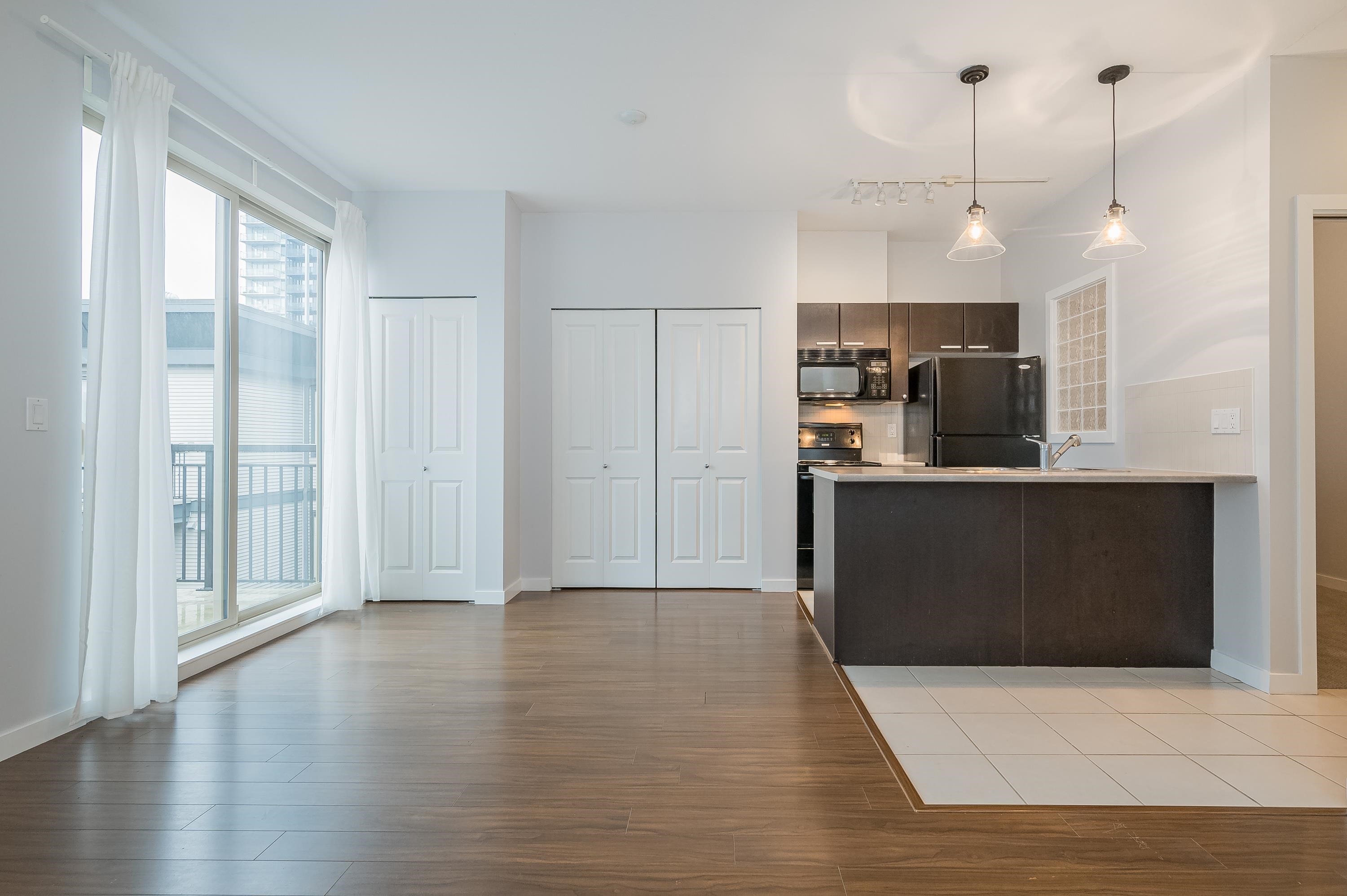 Additional image 6 of 402-10455 University Drive, Surrey, BC, V3T 0A5