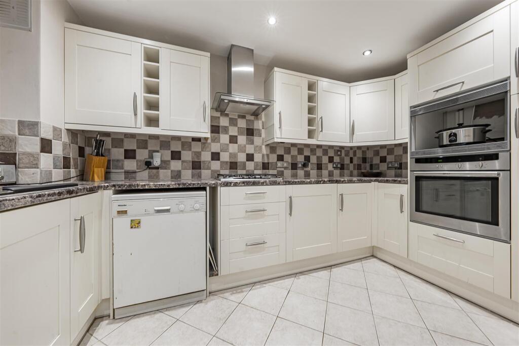 Additional image 5 of Wych Elms, Park Street, St. Albans