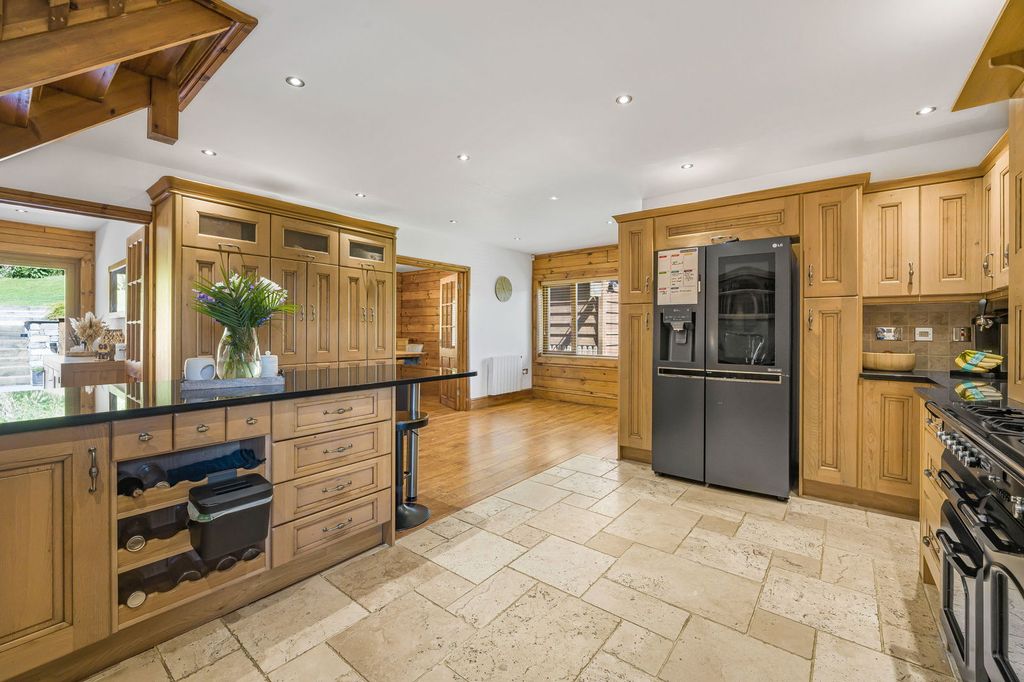 Additional image 9 of 5 bed detached house for saleOakmead Road, Llanharan, Pontyclun CF72