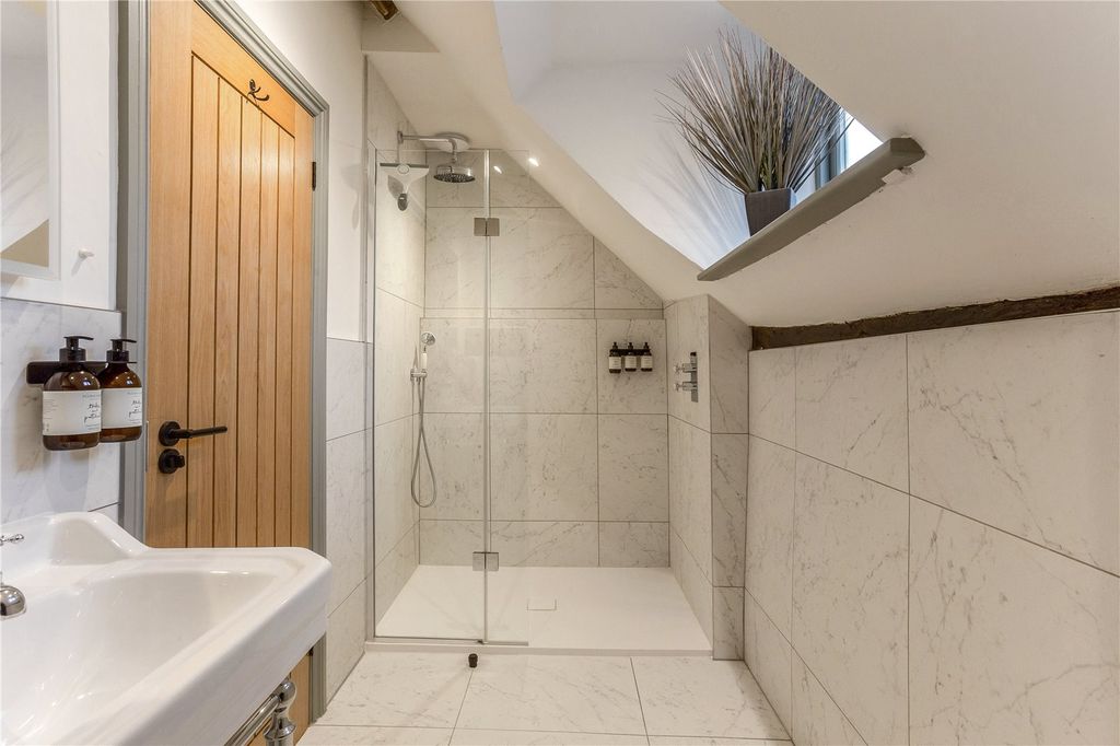Additional image 14 of 2 bed flat for saleThameside, Henley-On-Thames, Oxfordshire RG9