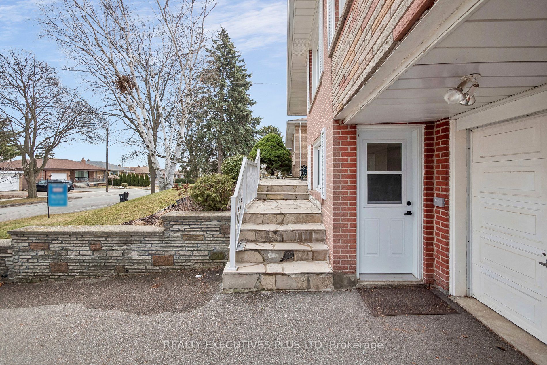 Additional image 2 of 42 Bankfield Drive, Toronto, ON, M9V 2P8