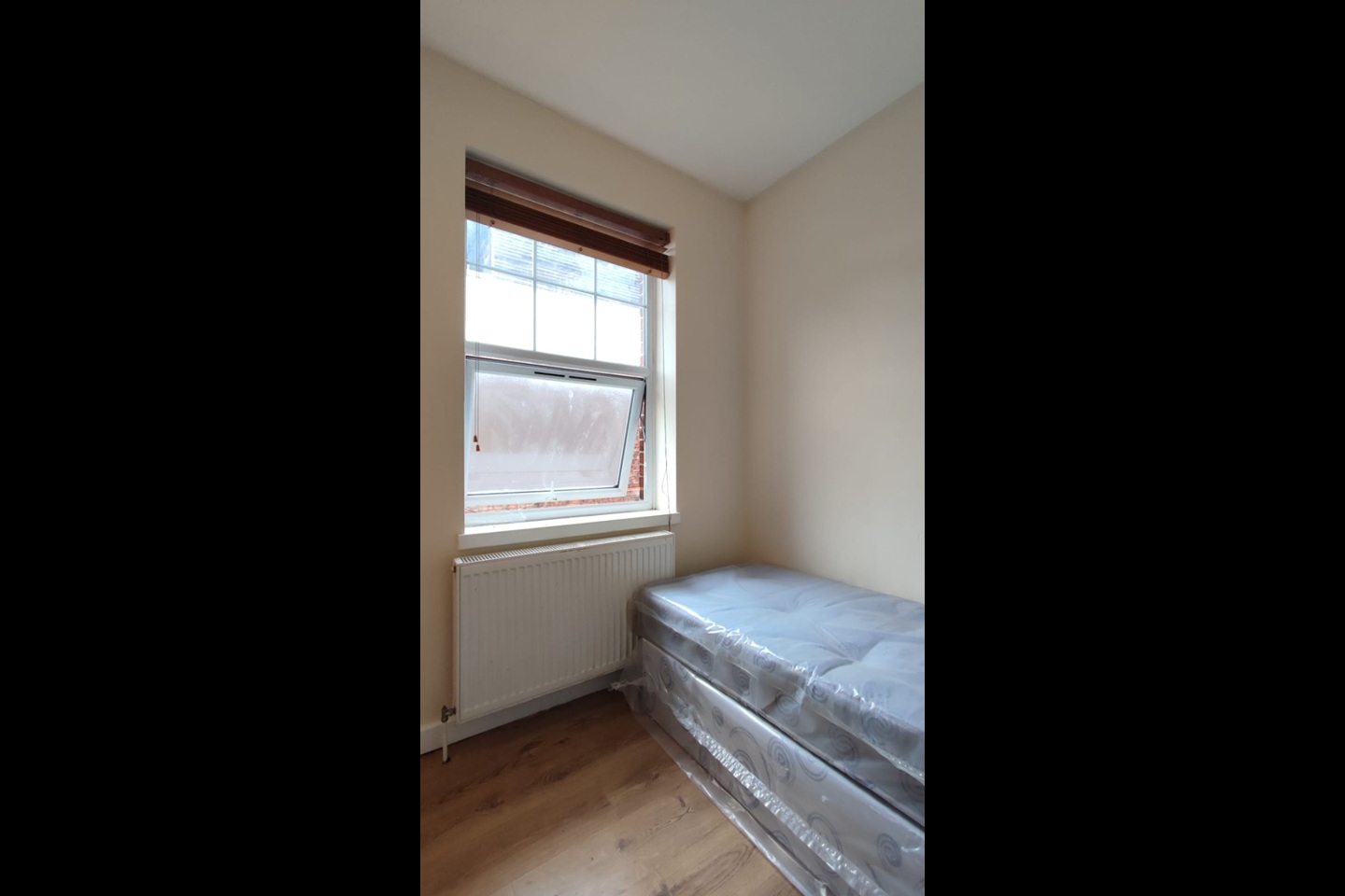 Additional image 2 of Studio Flat, Larkhall Lane, SW4, SW4 6SH