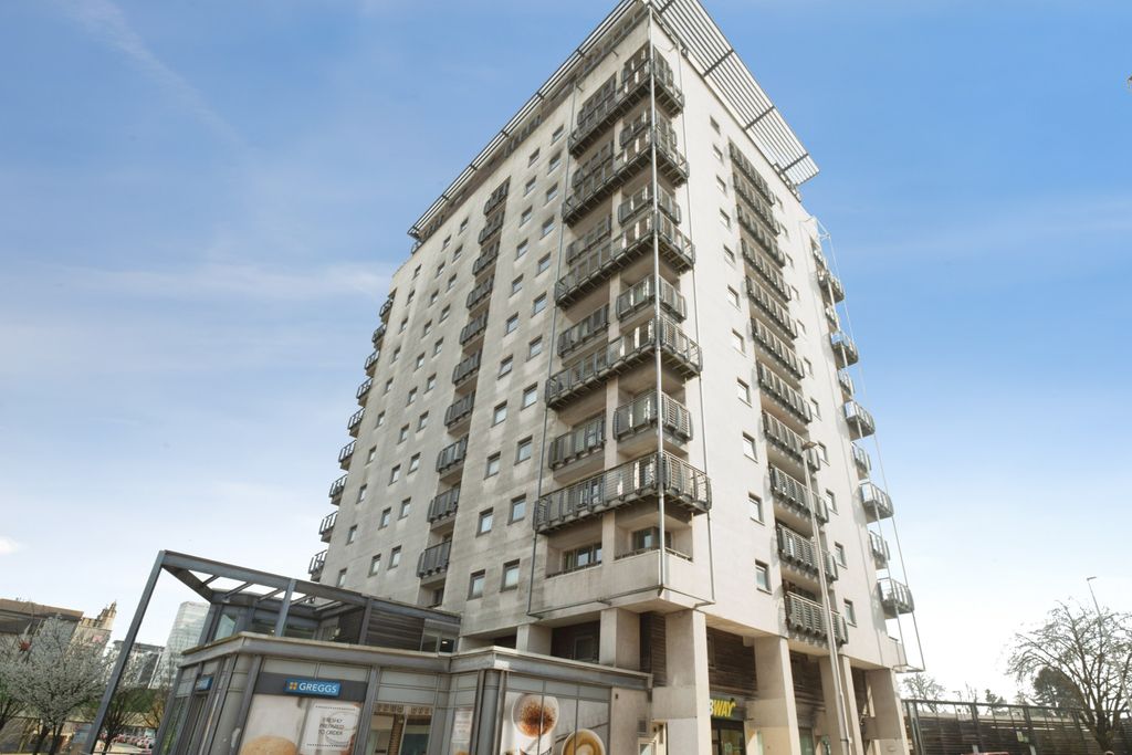 2 bed flat for sale140 Queen Street, Cardiff CF10
