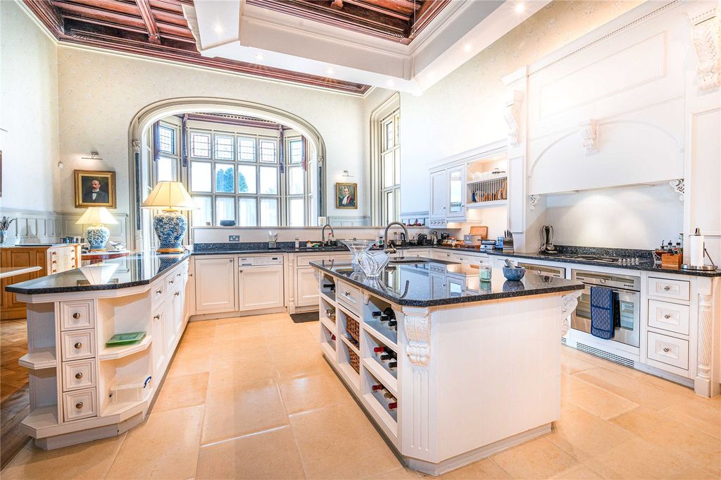 Additional image 6 of 3 bed flat for saleWyfold Court, Kingwood, Oxfordshire RG9